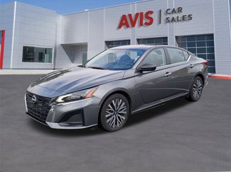 Used 2024 Nissan Altima 2.5 SV image 1