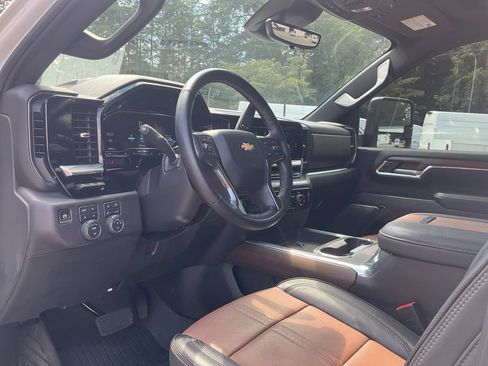 Used 2024 Chevrolet Silverado 3500 High Country w/ High Country Premium Package AWD/4WD image 15