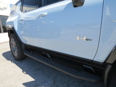 Used 2025 GMC Hummer EV 3X AWD/4WD image 11