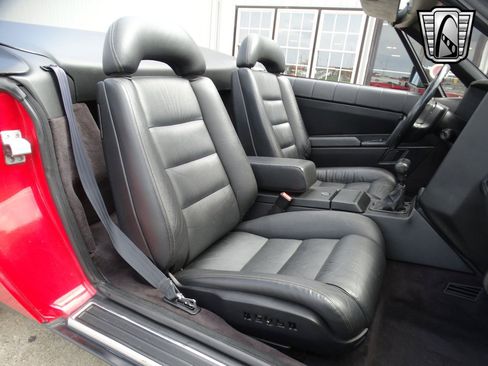 Used 1991 Cadillac Allante image 25