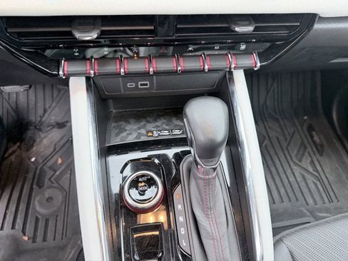 Used 2024 GMC Canyon AT4X w/ AT4X AEV Edition image 18