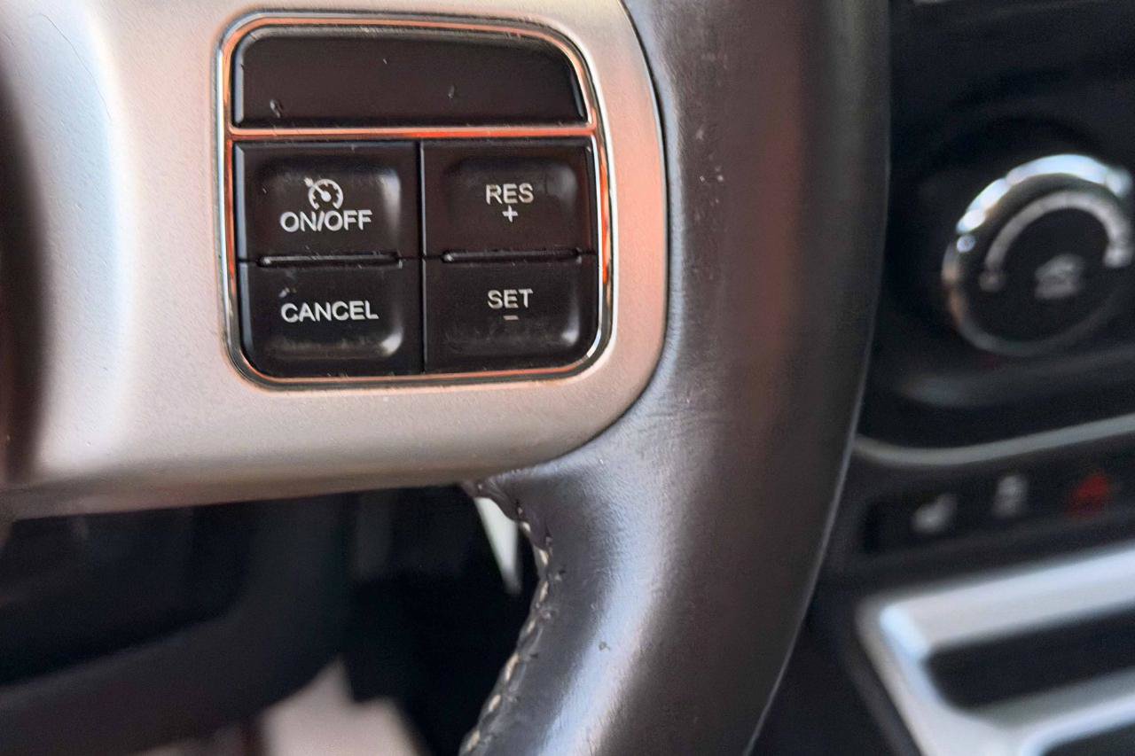 Used 2017 Jeep Compass Latitude AWD/4WD image 21