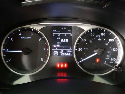 Used 2025 Nissan Versa S FWD image 33