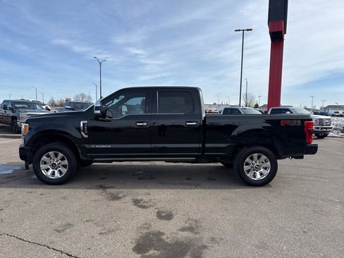 Used 2018 Ford F250 Platinum w/ Platinum Ultimate Package image 2