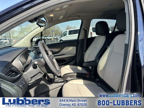 Used 2021 Buick Encore Preferred image 11