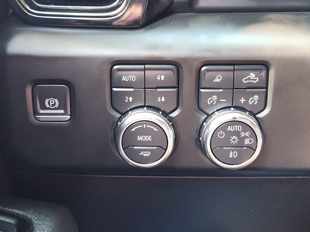 Used 2024 GMC Sierra 2500 AT4 w/ AT4 Premium Plus Package AWD/4WD image 40