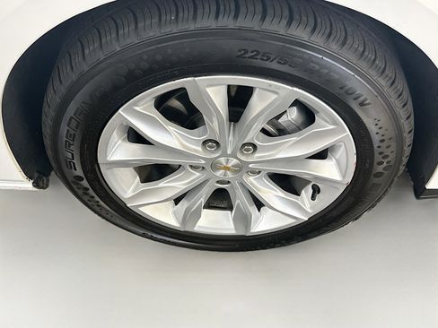 Used 2024 Chevrolet Malibu LT FWD image 11