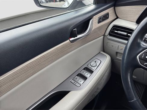 Used 2022 Hyundai Palisade SEL w/ Premium Package image 12