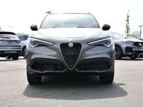 Used 2022 Alfa Romeo Stelvio Ti image 3