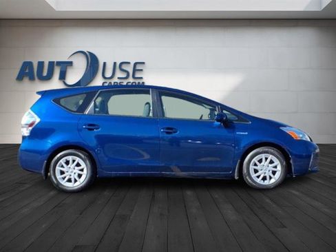 Used 2014 Toyota Prius V Two image 11