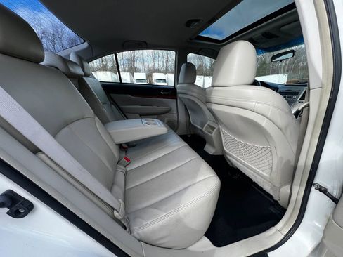 Used 2011 Subaru Legacy 2.5i Limited image 12