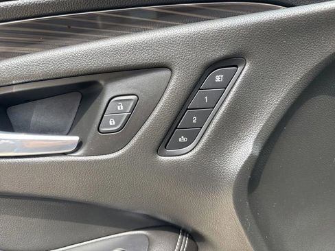 Used 2020 Buick Envision Premium AWD/4WD image 23