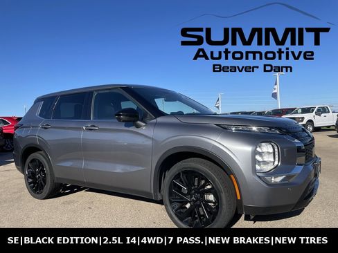 Used 2023 Mitsubishi Outlander SE Black Edition image 1