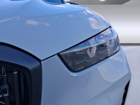 New 2026 BMW X5 M60i image 11