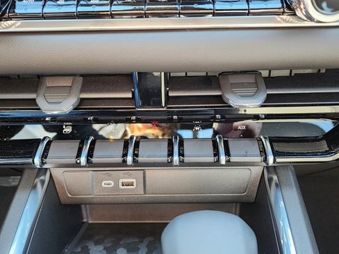 New 2026 GMC Canyon Elevation w/ Convenience Package image 29