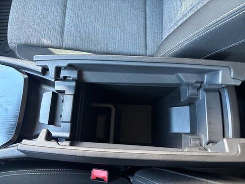 Used 2022 Nissan Rogue SV image 37