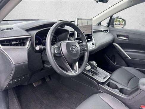 Used 2026 Toyota Corolla Cross XLE FWD image 9