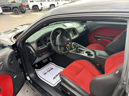 Used 2022 Dodge Challenger R/T Scat Pack w/ Plus Package image 9