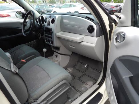 Used 2008 Chrysler PT Cruiser image 12