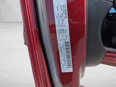 Used 2018 Dodge Grand Caravan SE FWD image 30