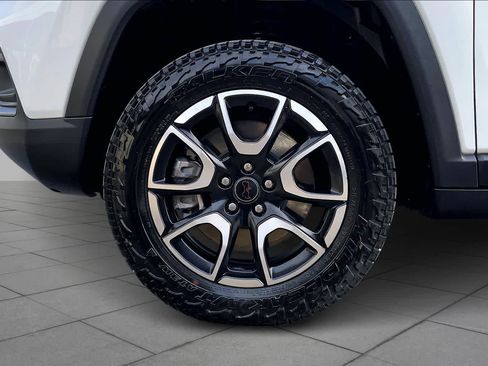 Used 2025 Jeep Compass Trailhawk AWD/4WD image 11