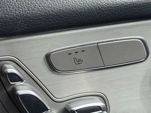 Used 2022 Mercedes-Benz GLC 300 4MATIC image 23