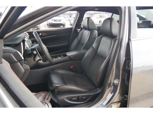 Used 2022 Nissan Maxima SR w/ Sport Mat Group image 10