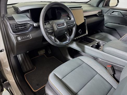 Certified 2026 GMC Acadia AT4 w/ Luxury Package AWD/4WD image 7