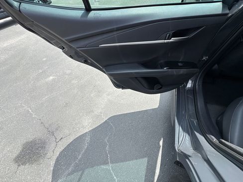 Used 2025 Toyota Camry SE image 21