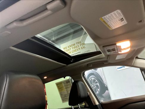 Used 2023 Nissan Rogue SV w/ SV Premium B Package image 22