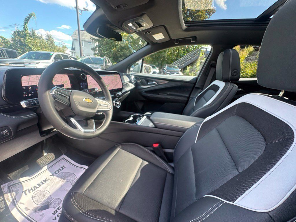 Used 2024 Chevrolet Blazer EV LT AWD/4WD image 16