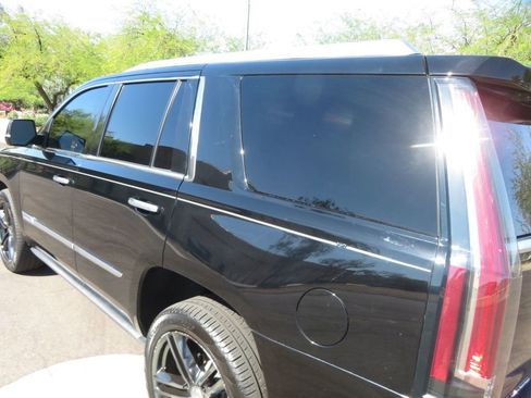 Used 2015 Cadillac Escalade Platinum AWD/4WD image 7