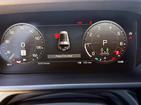 Used 2025 Land Rover Defender 130 X-Dynamic SE AWD/4WD image 30