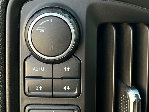 Used 2020 Chevrolet Silverado 1500 Custom Trail Boss w/ Custom Convenience Package image 29