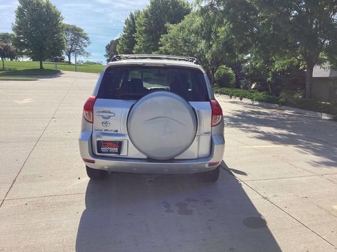 Used 2007 Toyota RAV4 4WD image 5