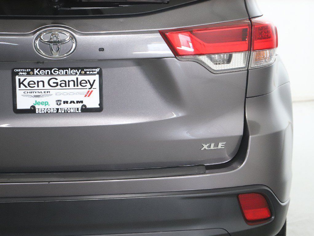 Used 2019 Toyota Highlander XLE FWD image 45