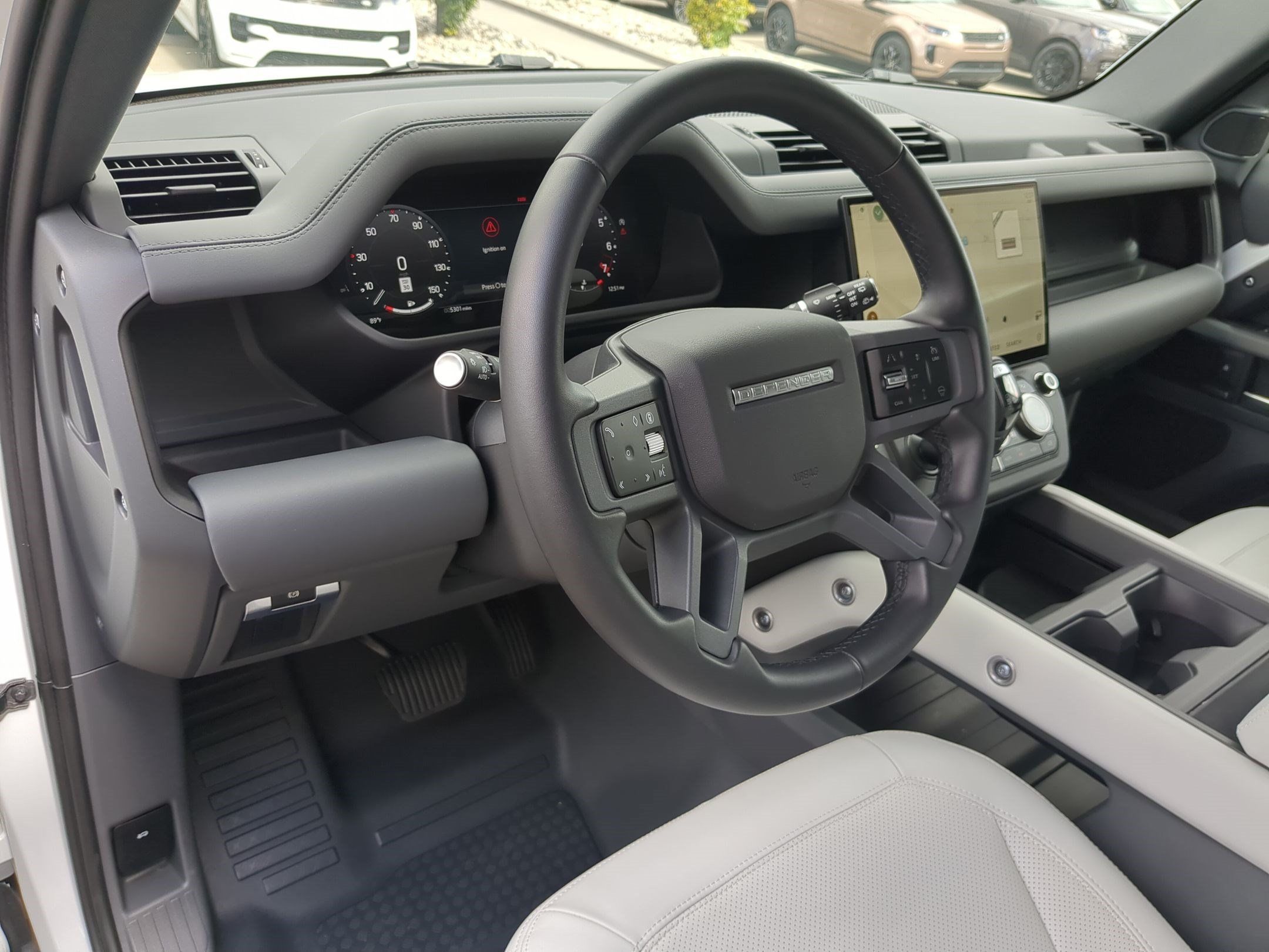 Used 2026 Land Rover Defender 110 X-Dynamic SE AWD/4WD image 16
