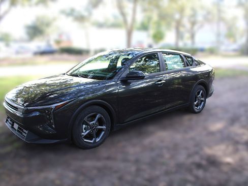 New 2026 Kia K4 LXS image 15