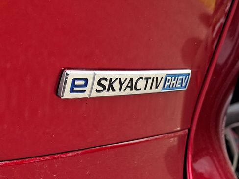 Certified 2025 MAZDA CX-70 Plug-In Hybrid w/ Premium Plus AWD/4WD image 32