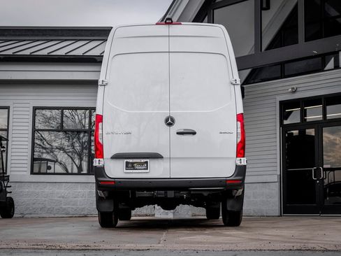 Used 2026 Mercedes-Benz Sprinter 2500 image 8