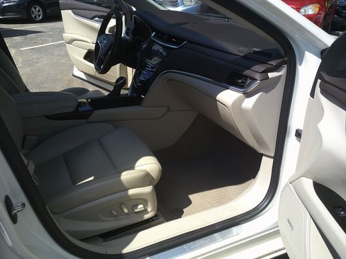 Used 2014 Cadillac XTS FWD image 14