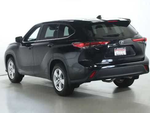 Used 2023 Toyota Highlander L FWD image 40