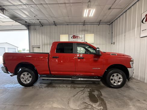 Used 2026 RAM 2500 Big Horn AWD/4WD image 2