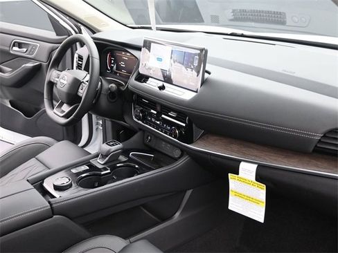 New 2025 Nissan Rogue Platinum w/ Platinum Premium Package image 36