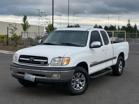 Used 2000 Toyota Tundra SR5 RWD image 1