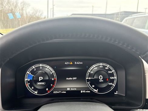 Used 2023 Mitsubishi Outlander SEL image 15