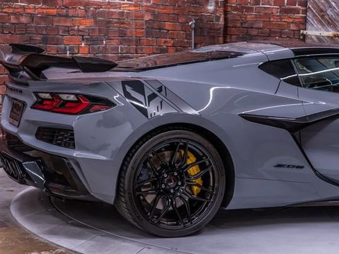 Used 2025 Chevrolet Corvette Z06 w/ Stealth Interior Trim Package image 12