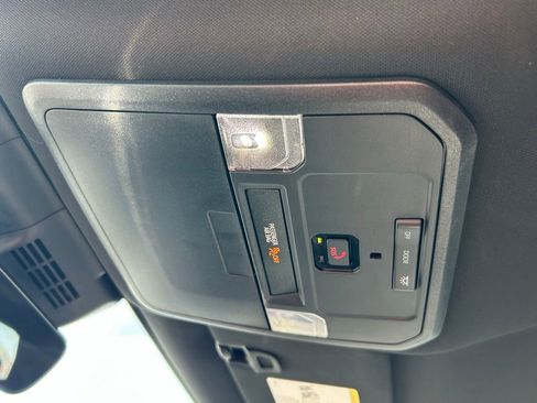 Used 2025 Toyota Tacoma TRD Sport image 40