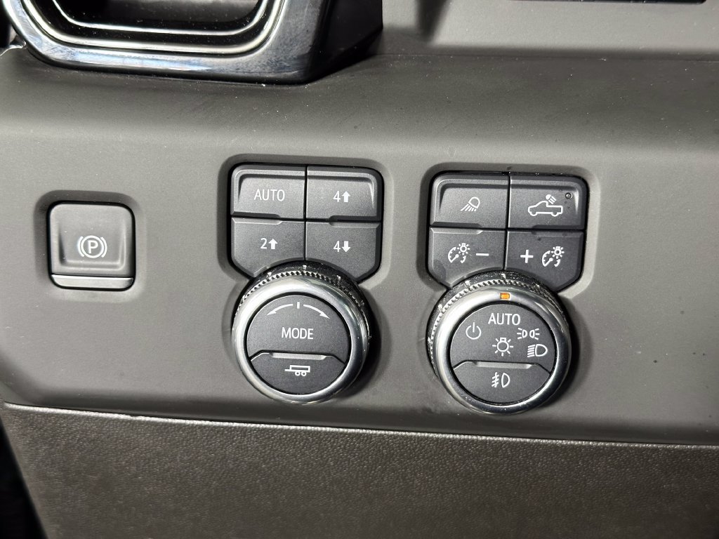 Used 2025 GMC Sierra 2500 AT4 w/ AT4 Premium Plus Package AWD/4WD image 23