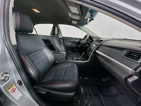 Used 2015 Toyota Camry SE FWD image 25